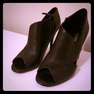 Nine West OpenToe Pump